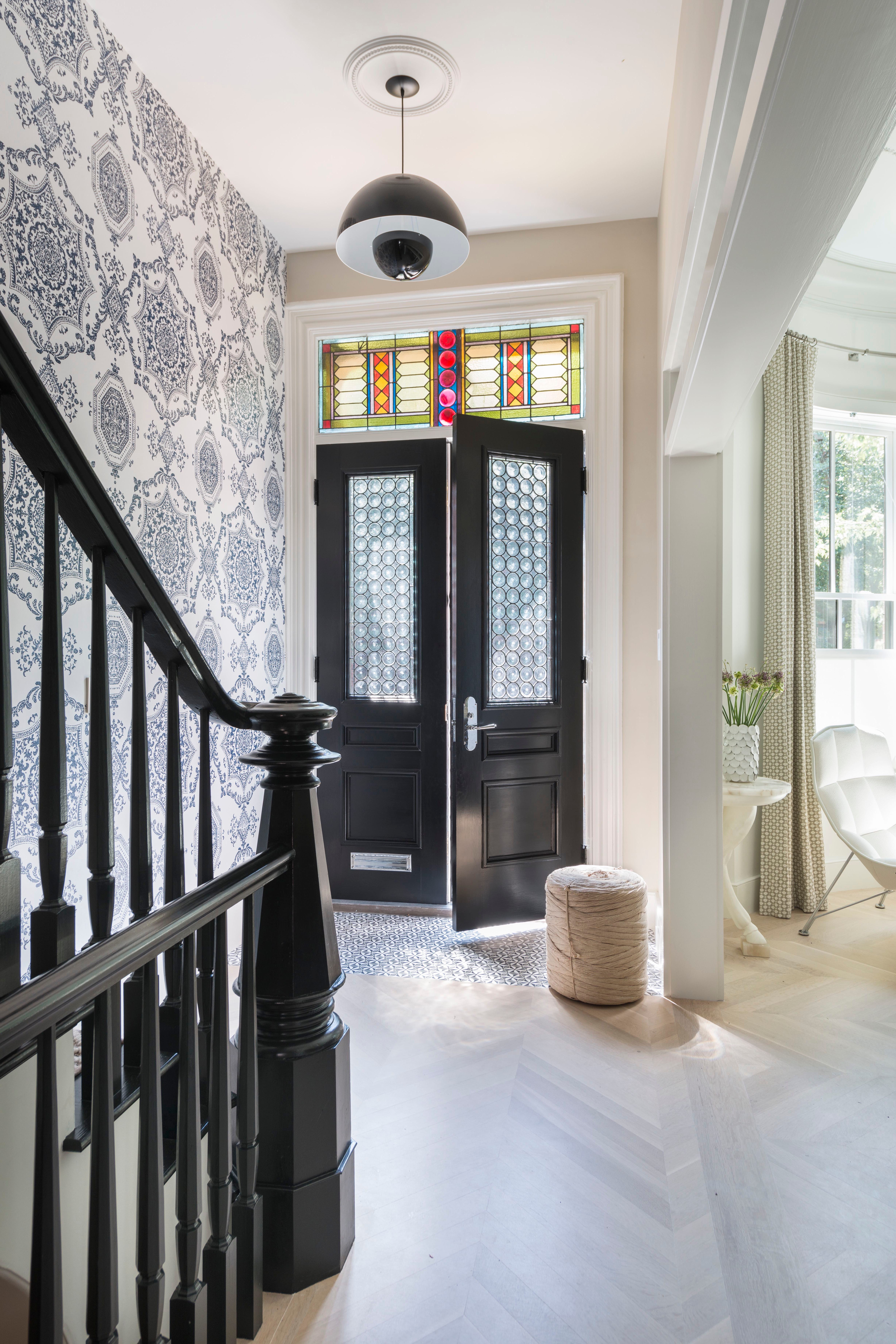Detailed wallpaper installation process